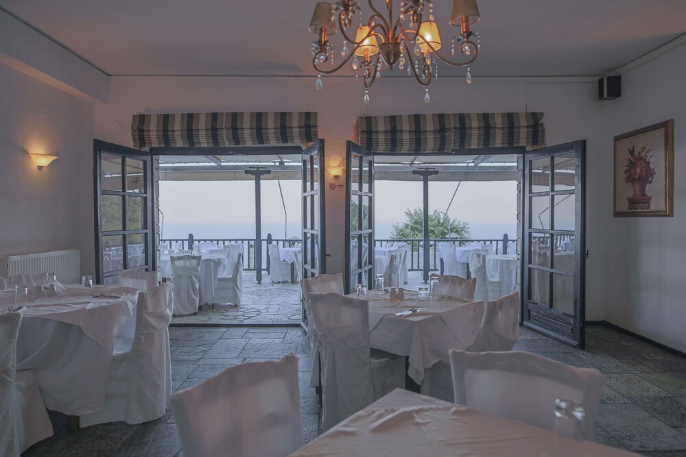 Restaurant, Pilio Sea Horizon hotel