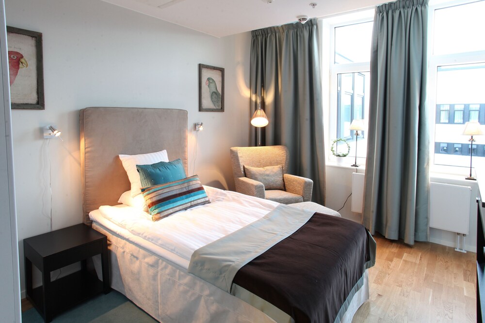 Studio Small - Guestroom