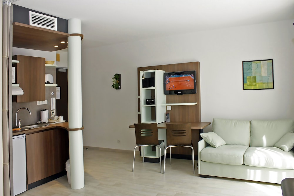 Comfort Suite - Living Area