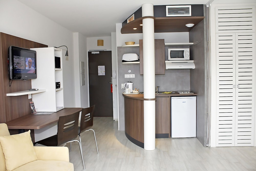 Superior Suite - Guestroom