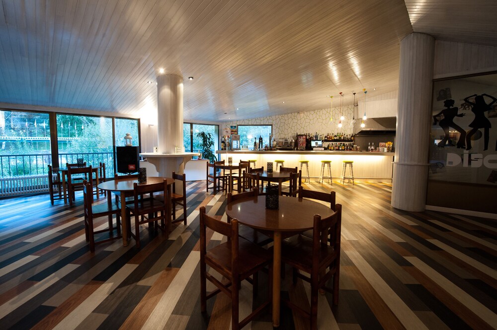 Hotel Bar