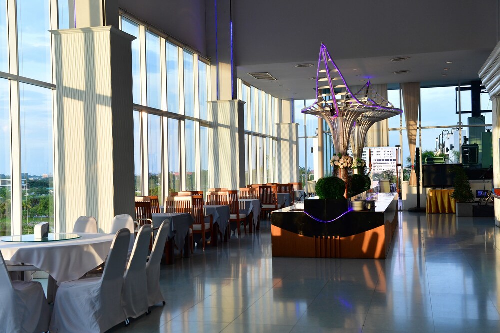 Hotel Lounge