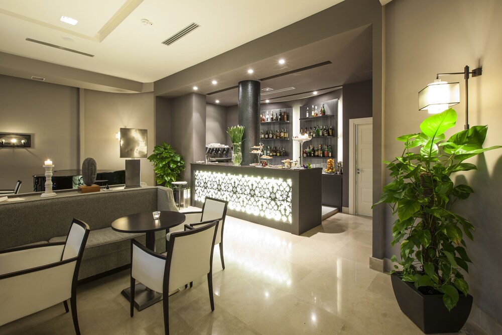 Hotel Bar