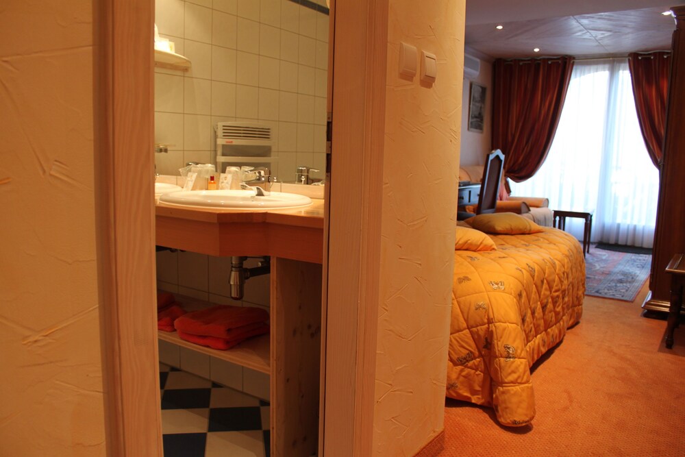 Guestroom