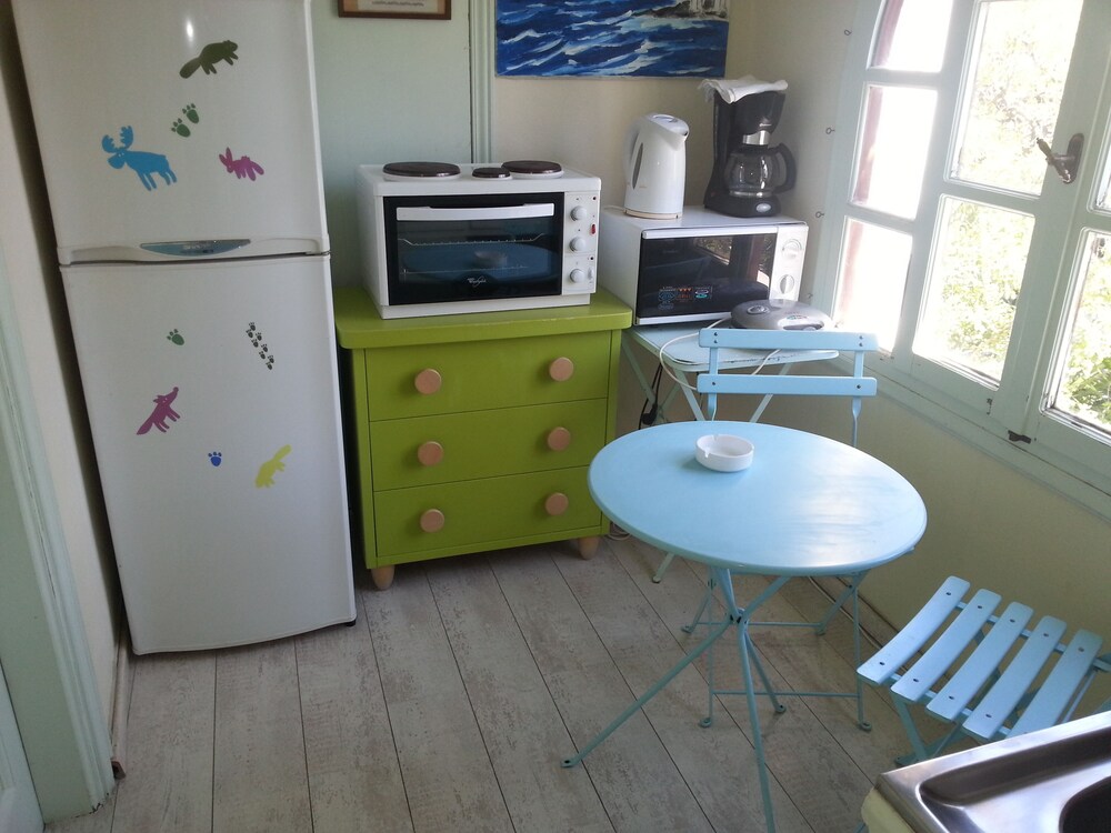 Basic Duplex, Multiple Bedrooms, Smoking, Tower - Guestroom