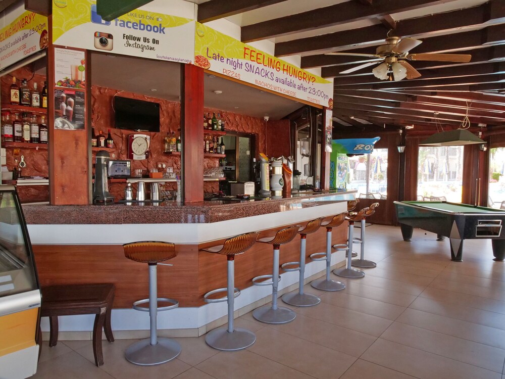 Hotel Bar