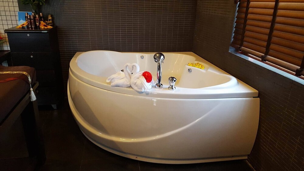 Jetted Tub
