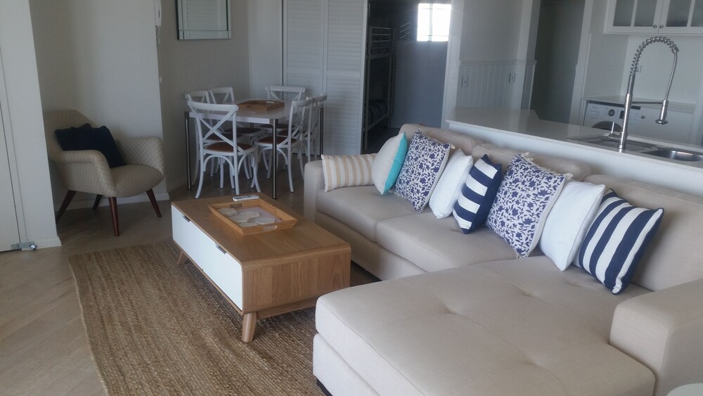 Superior Apartment, 3 Bedrooms, Accessible - Living Area