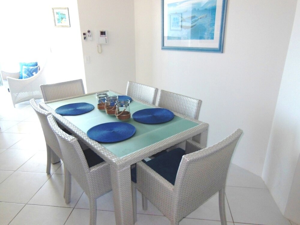 Family Apartment, 2 Bedrooms - In-Room Dining