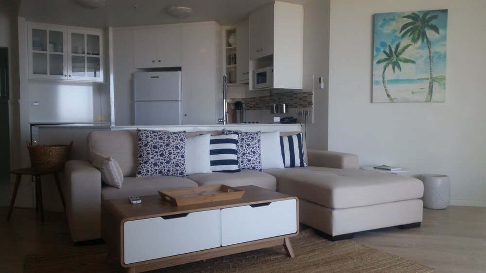 Superior Apartment, 3 Bedrooms, Accessible - Living Area