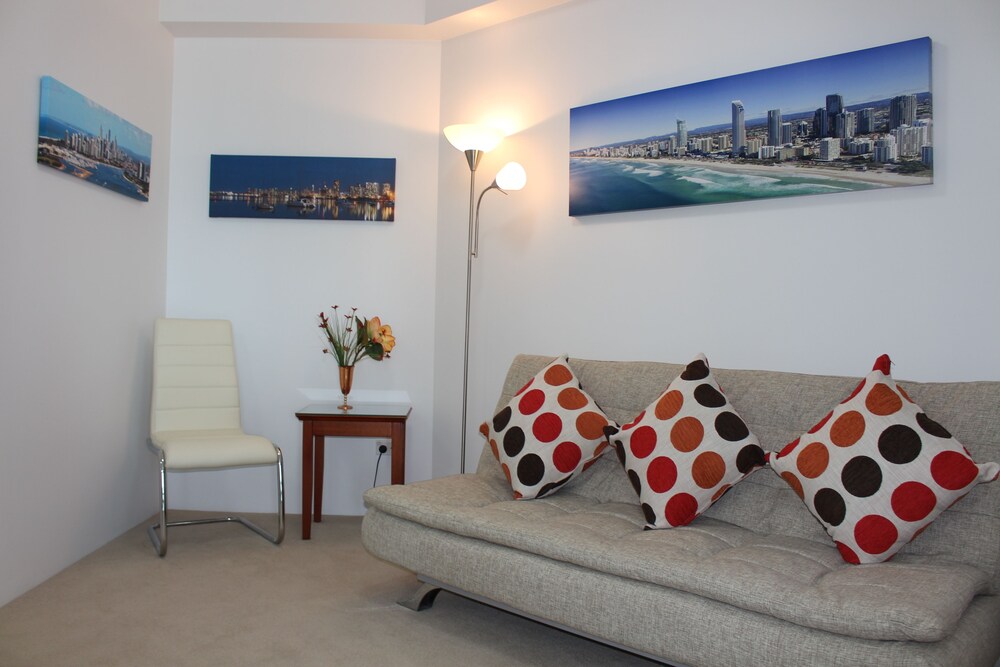 Deluxe Two Bedroom Apartment With Two Bathrooms - Living Area