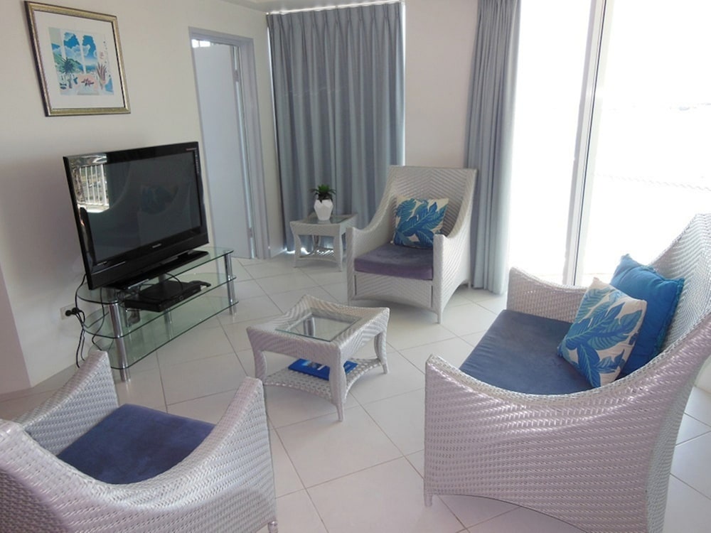 Family Apartment, 2 Bedrooms - Living Area