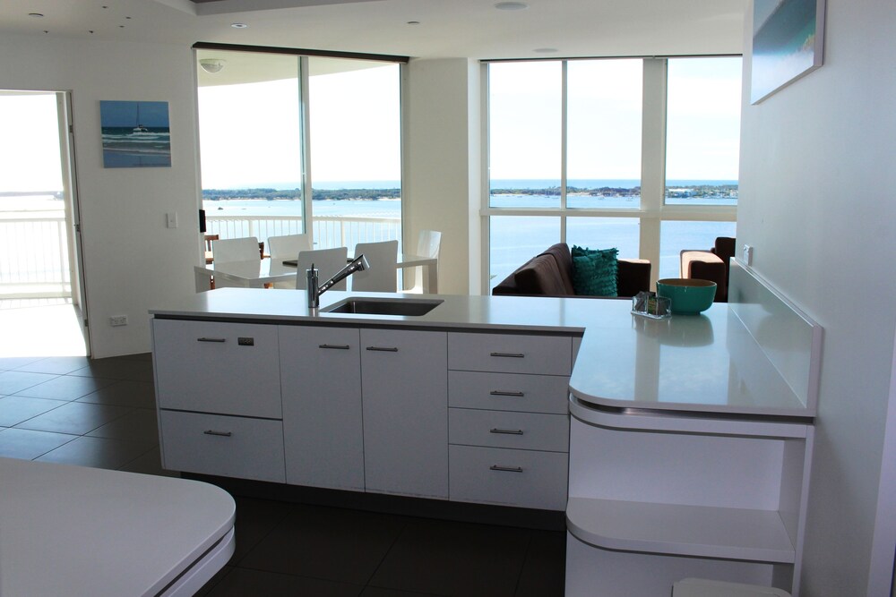 Executive Apartment, 2 Bedrooms - Private Kitchen