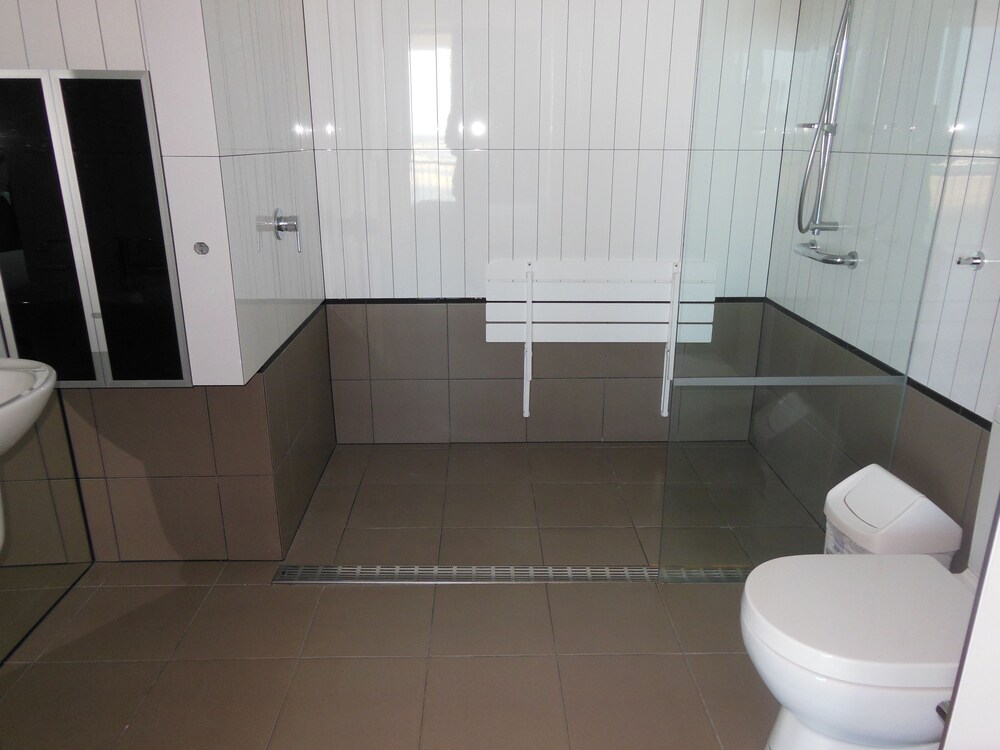Executive Apartment, 2 Bedrooms - Bathroom