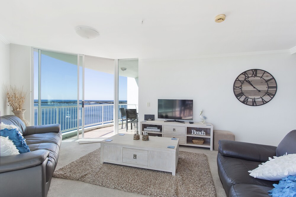 Deluxe Apartment, 3 Bedrooms - Living Area