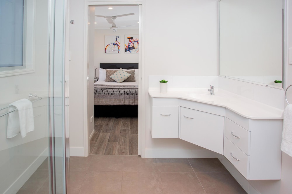 3 Bedroom Retreat - Bathroom