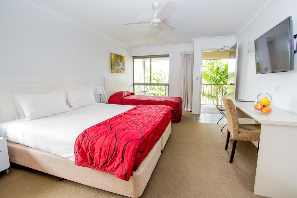 Queen Motel Room - Room