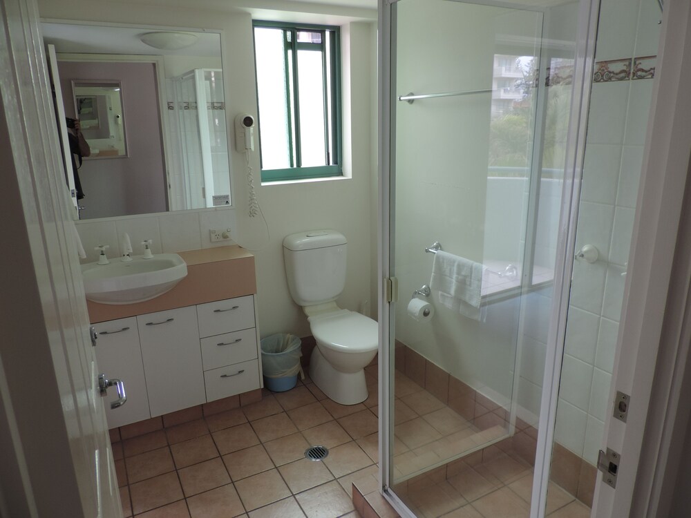 X - 1 Bedroom Apartment (5 Nights) - Bathroom