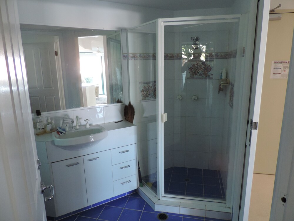 1 Bedroom Apartment - Bathroom