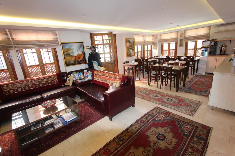 Hotel Lounge