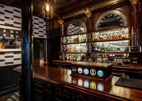 Hotel Bar