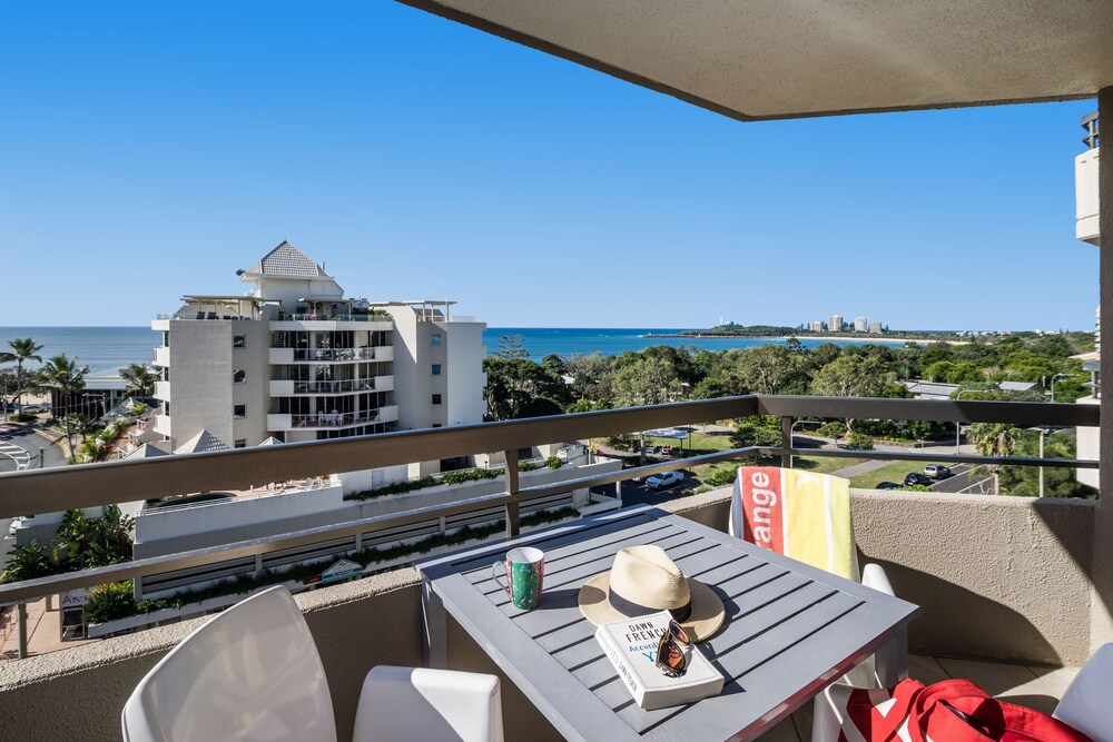 Three Bedroom Ocean View - Balcony
