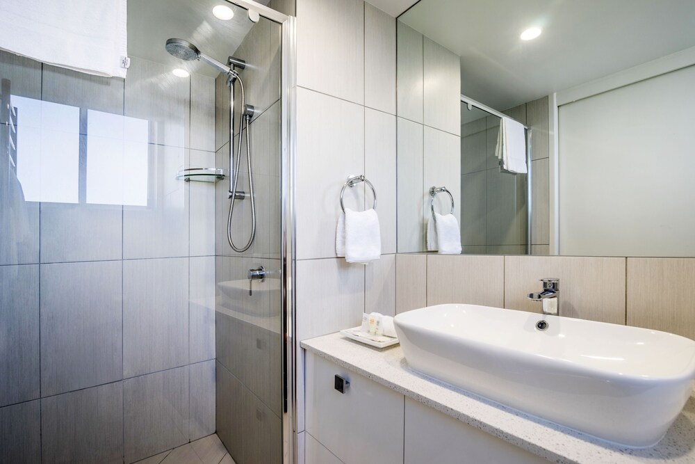 Three Bedroom Garden View - Bathroom