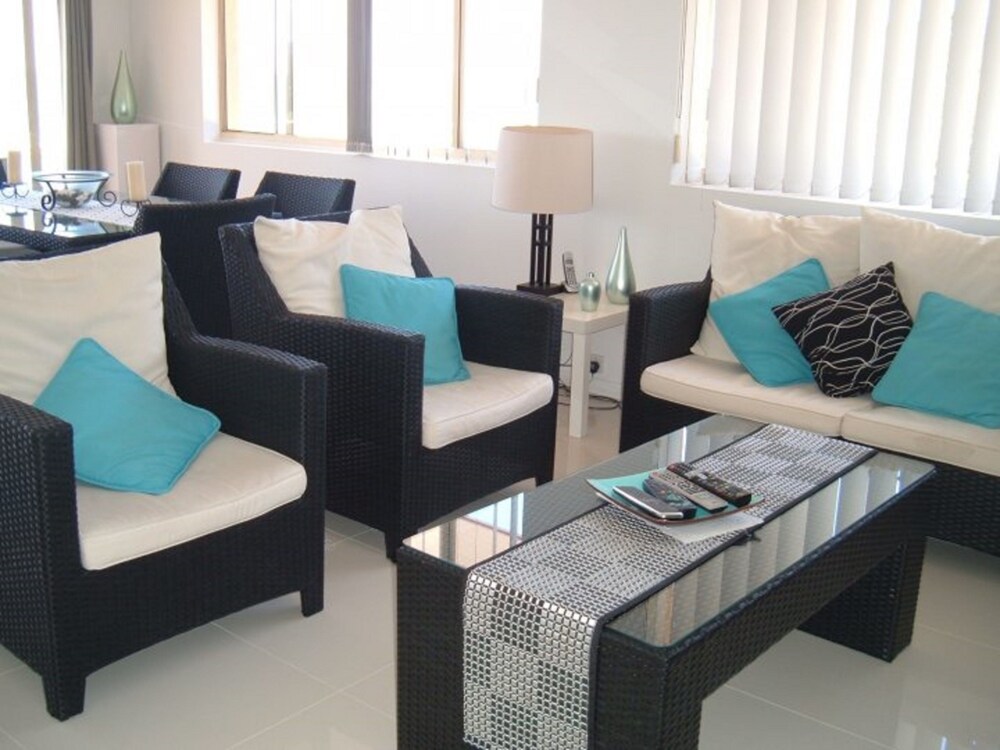 Apartment, 2 Bedrooms, Ocean View - Living Room