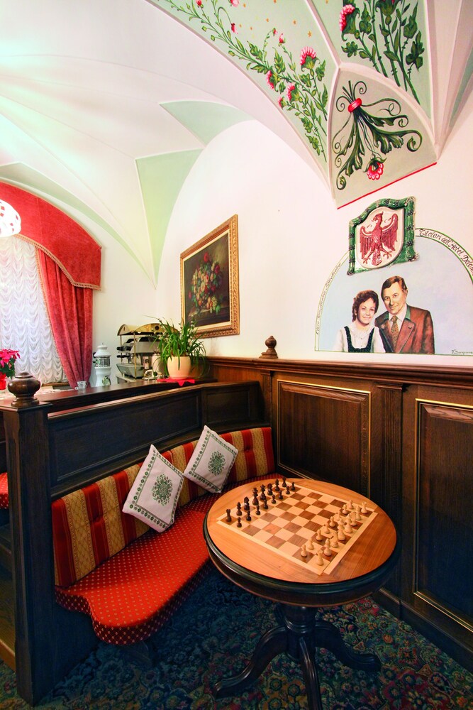 Hotel Lounge