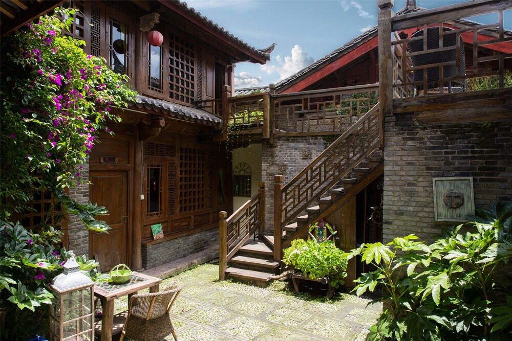 Courtyard View