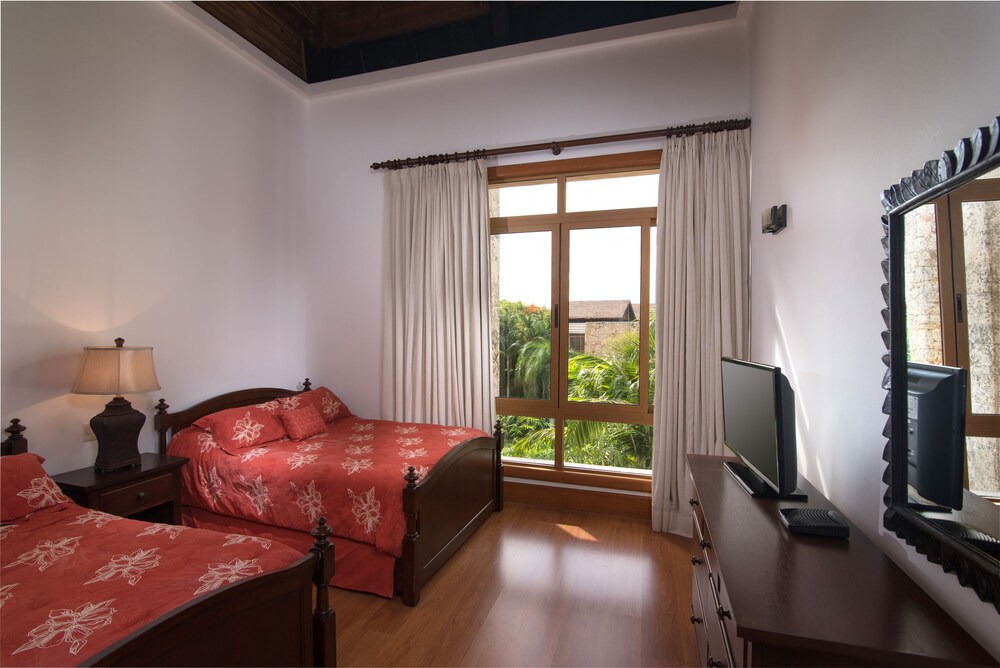 Luxury Apartment, 3 Bedrooms - Welcome Continental Breakfast Kit at arrival - Guestroom