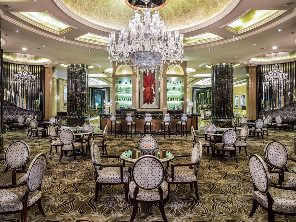 Hotel Bar