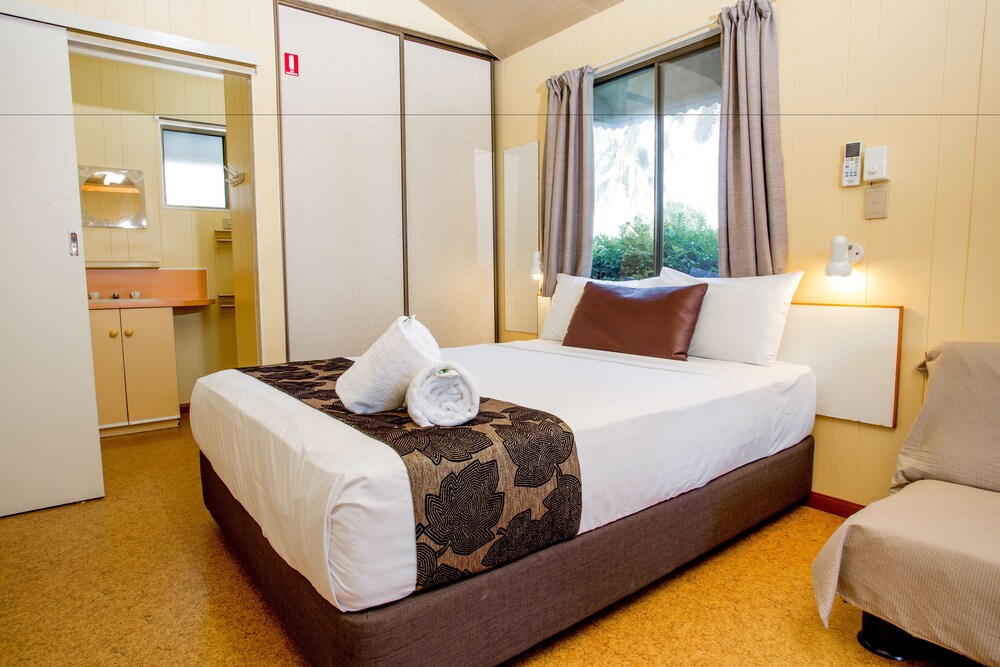 X Economy Value Cabin-Sleeps 6 - Featured Image