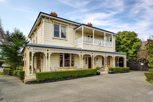 Merivale Manor