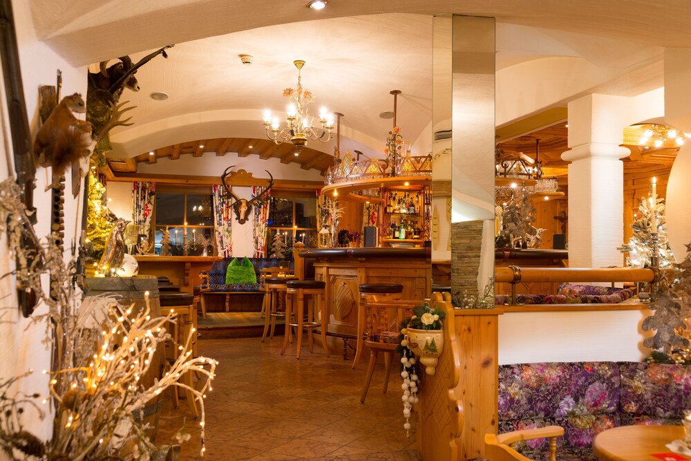Hotel Lounge