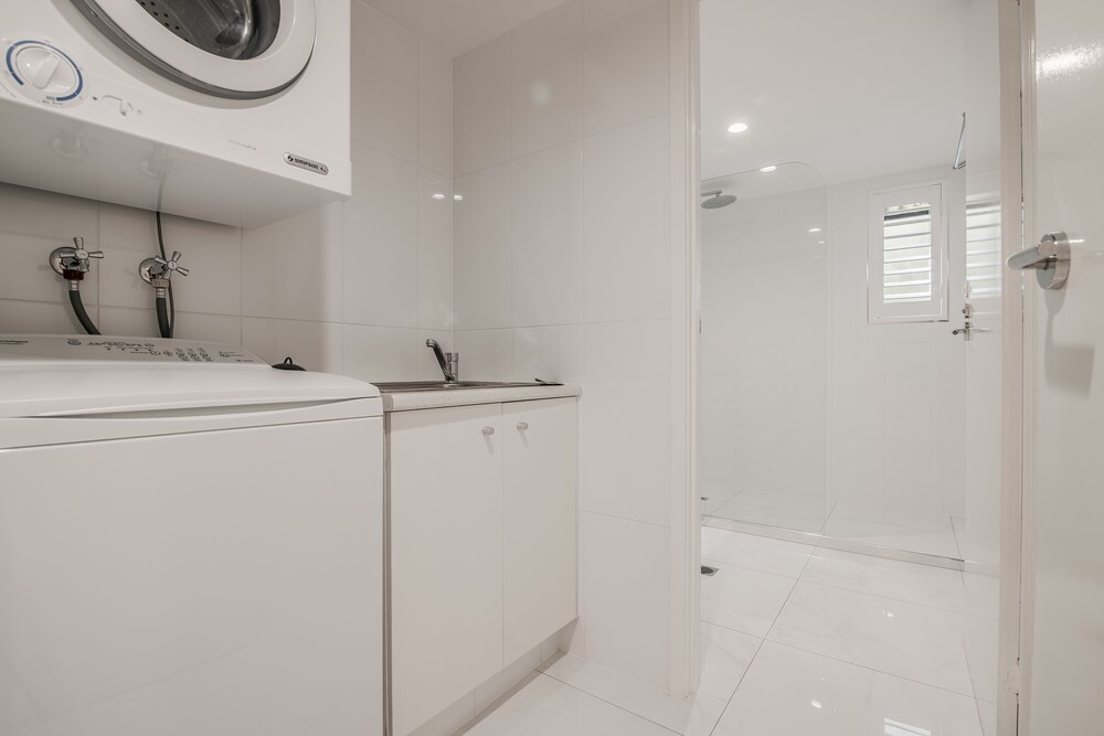 2 Bedroom Apartment - Laundry