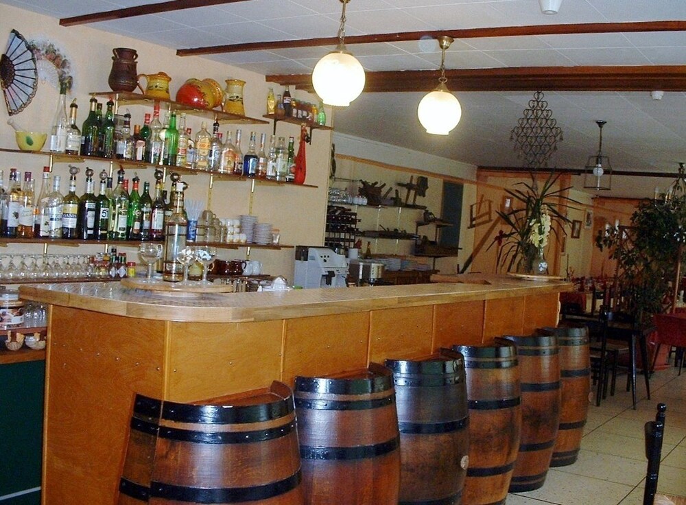 Hotel Bar