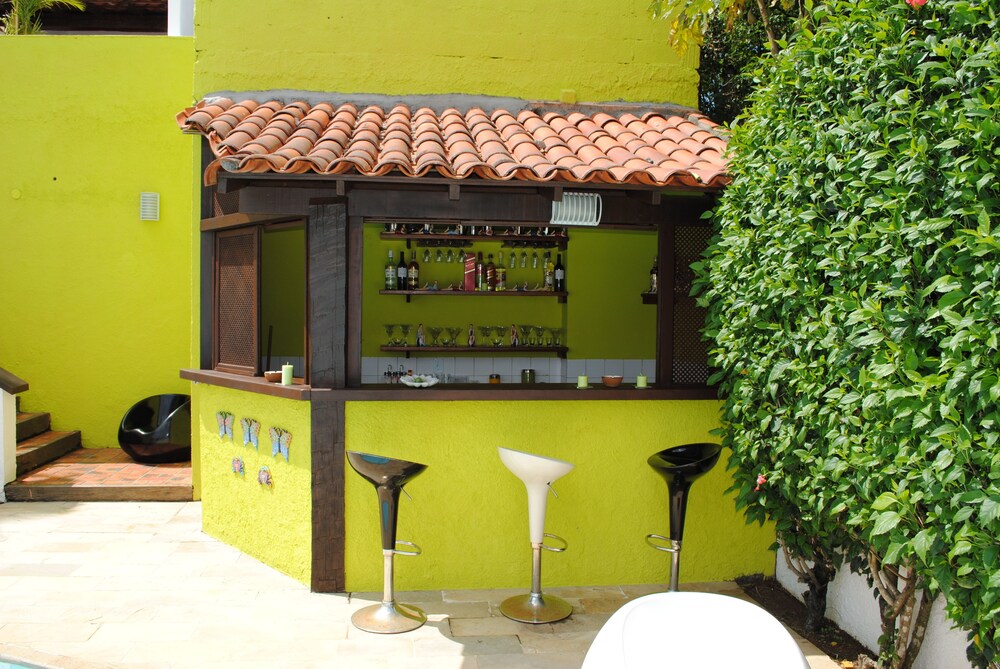 Poolside Bar
