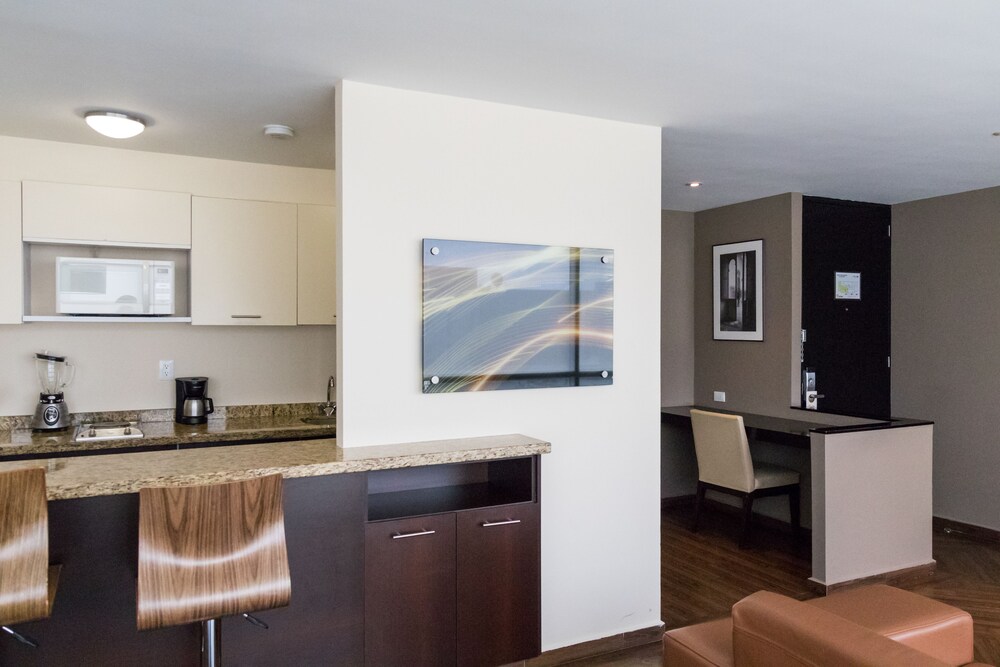Junior Suite, 2 Bedrooms - In-Room Kitchen