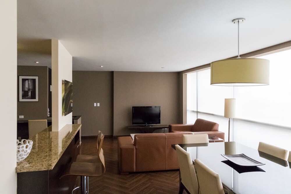 Junior Suite, 2 Bedrooms - In-Room Dining