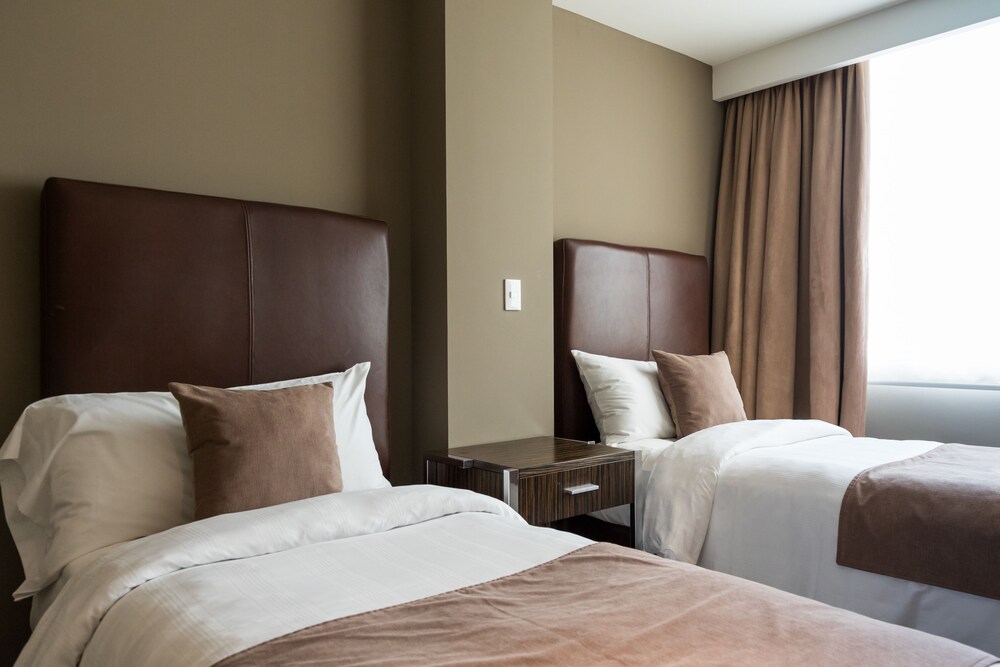 Junior Suite, 2 Bedrooms - Guestroom