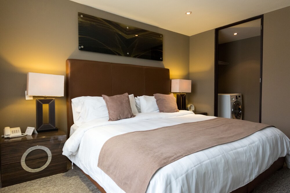 Deluxe Suite, 1 Bedroom - Guestroom