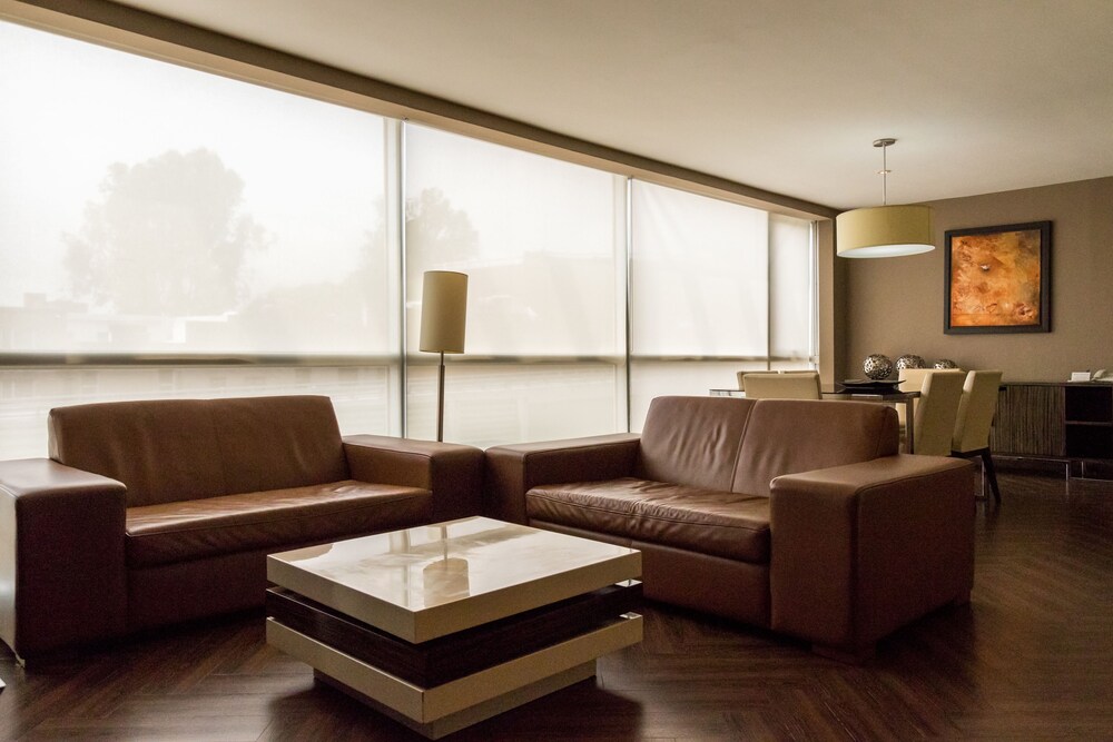 Junior Suite, 2 Bedrooms - Living Area