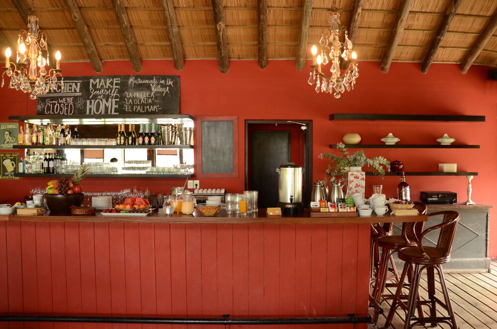 Hotel Bar