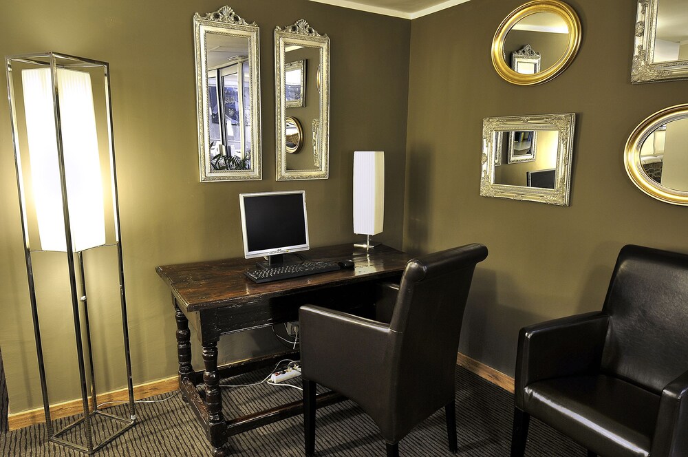 Hotel Lounge