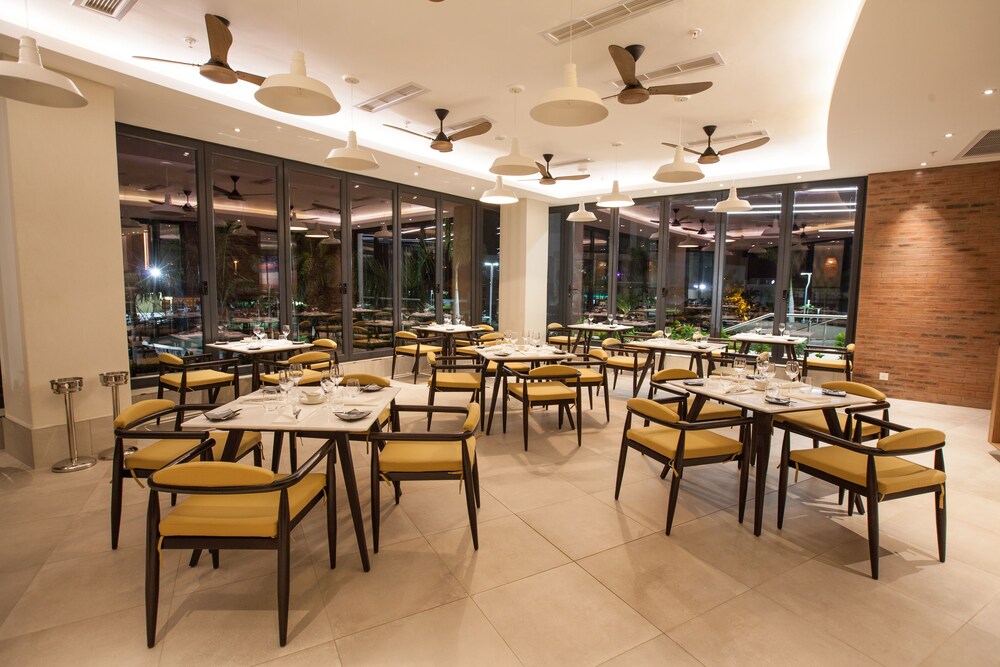 Food Court