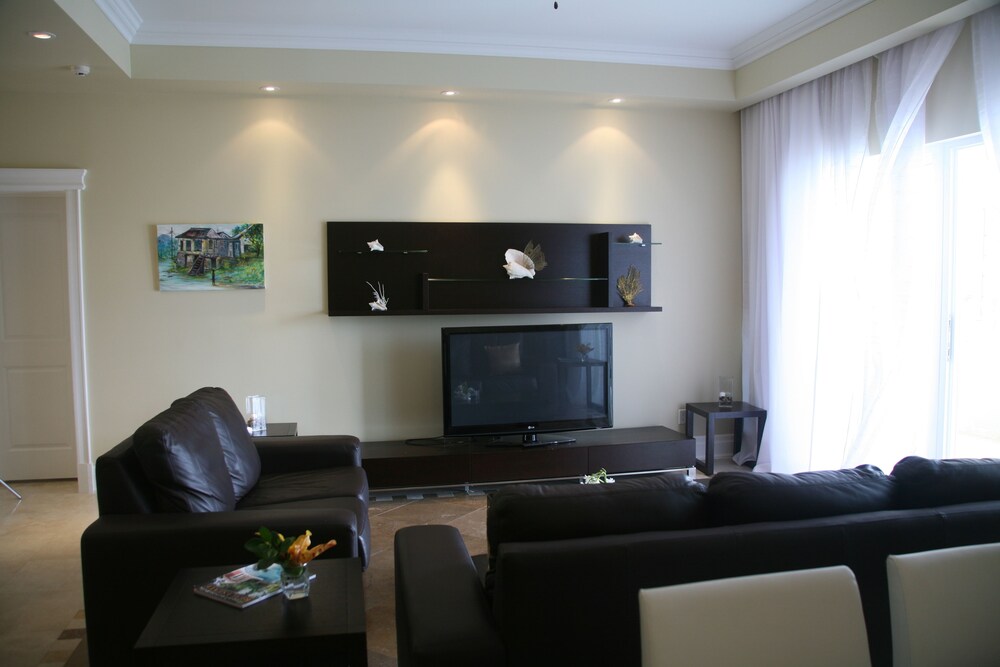 Condo, 4 Bedrooms - Living Area