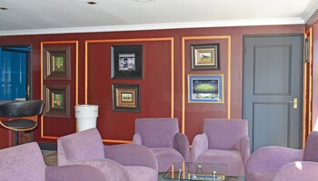 Hotel Bar