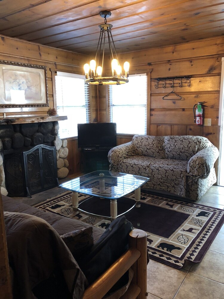 Cabin, 1 Bedroom - Living Room