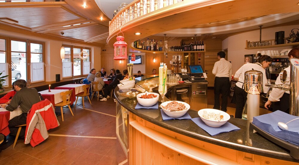 Hotel Bar